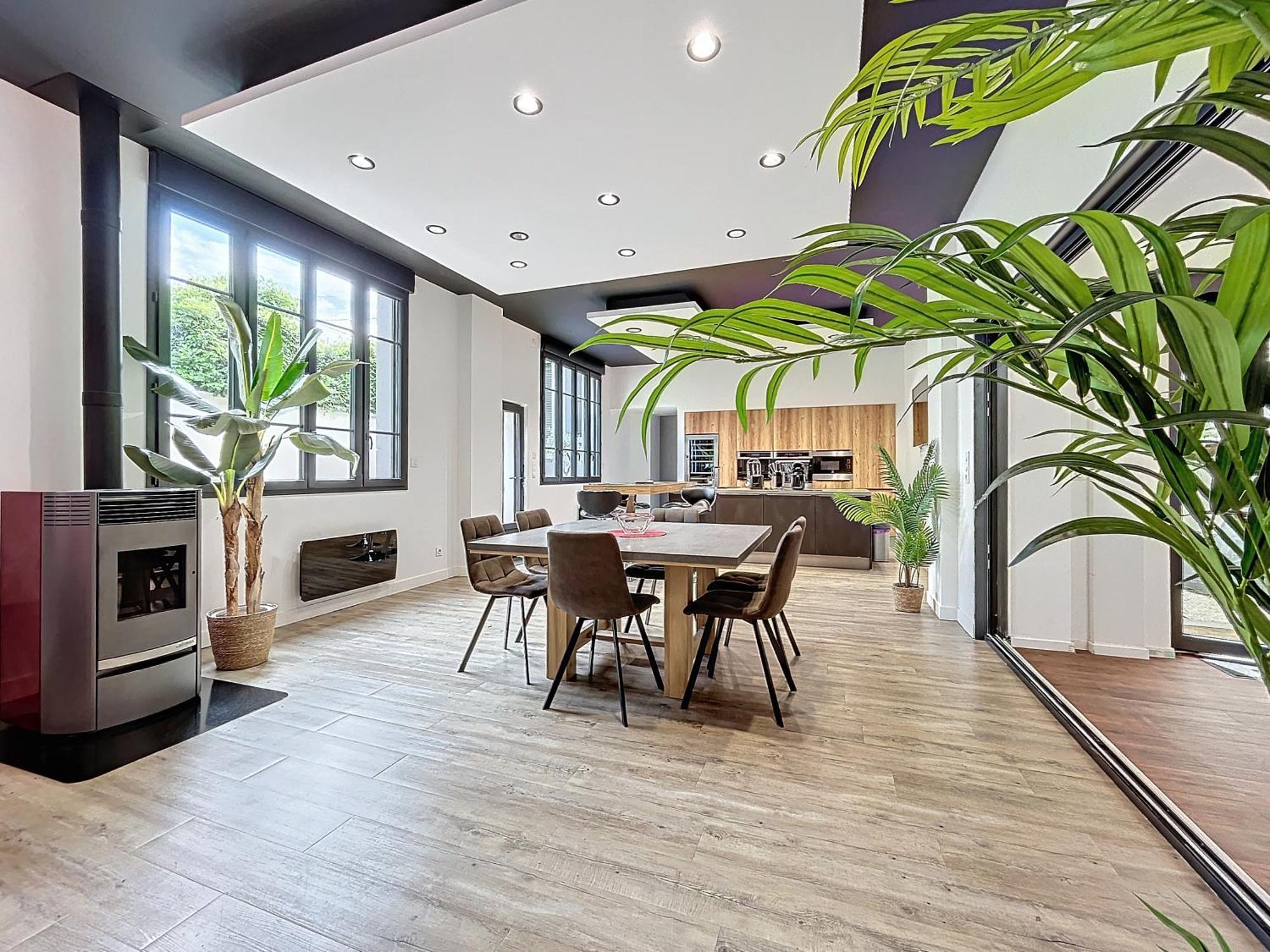 Loft Terrasse Avec Spa Proche Centre Historique Montluçon Εξωτερικό φωτογραφία