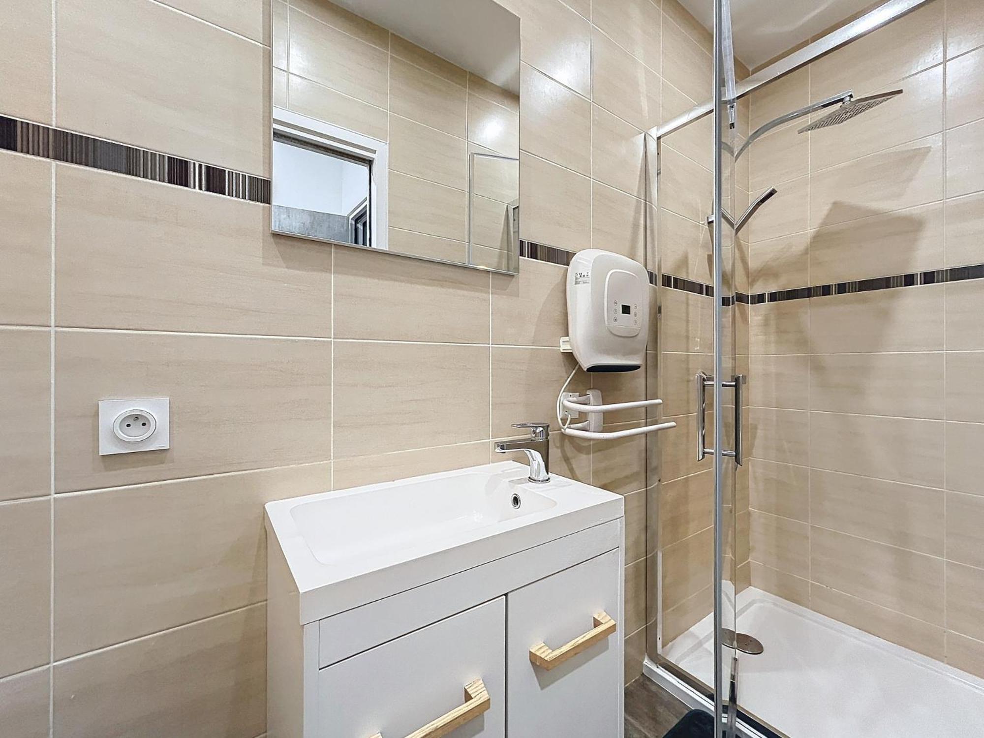 Loft Terrasse Avec Spa Proche Centre Historique Montluçon Εξωτερικό φωτογραφία