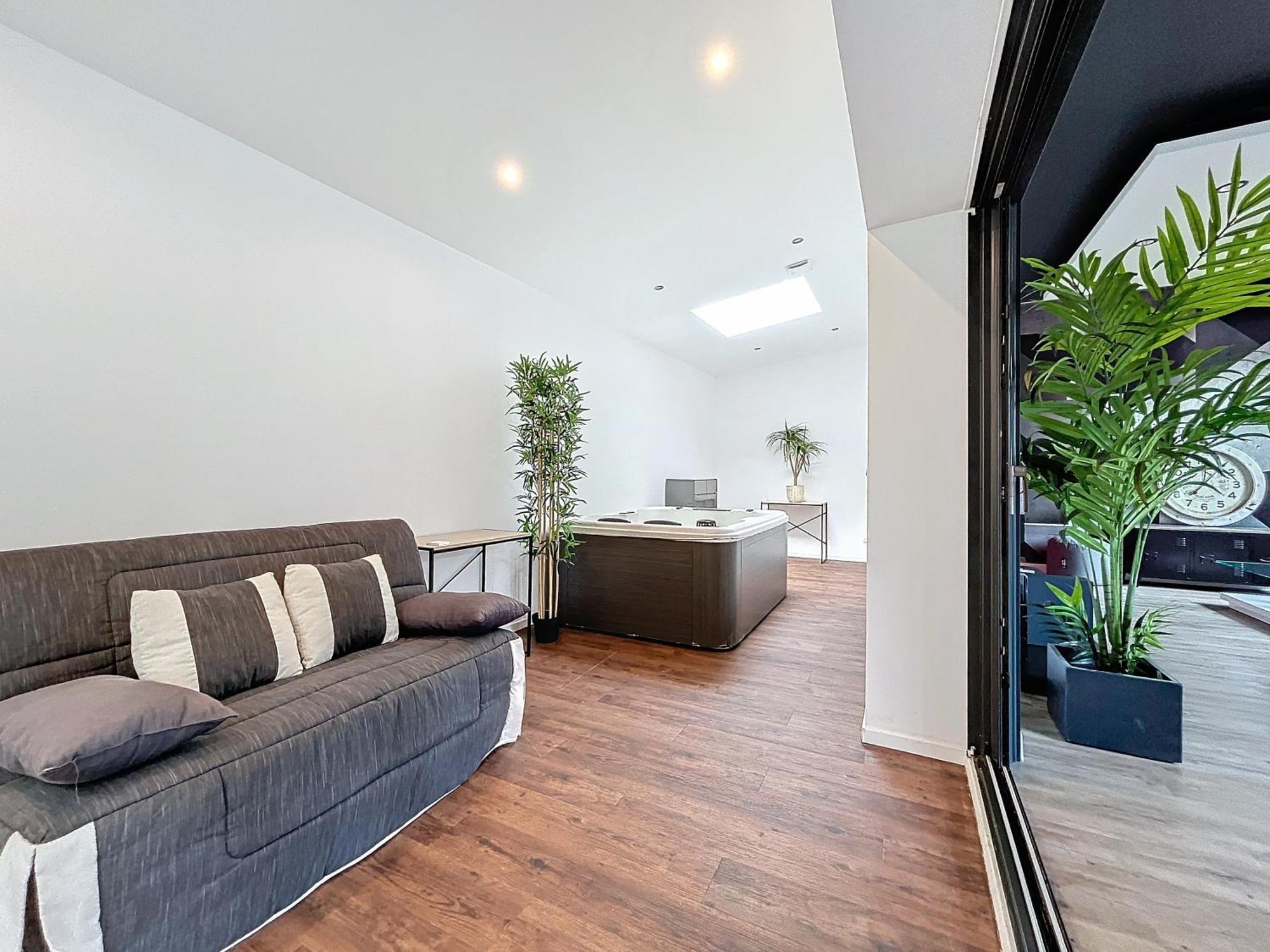 Loft Terrasse Avec Spa Proche Centre Historique Montluçon Εξωτερικό φωτογραφία