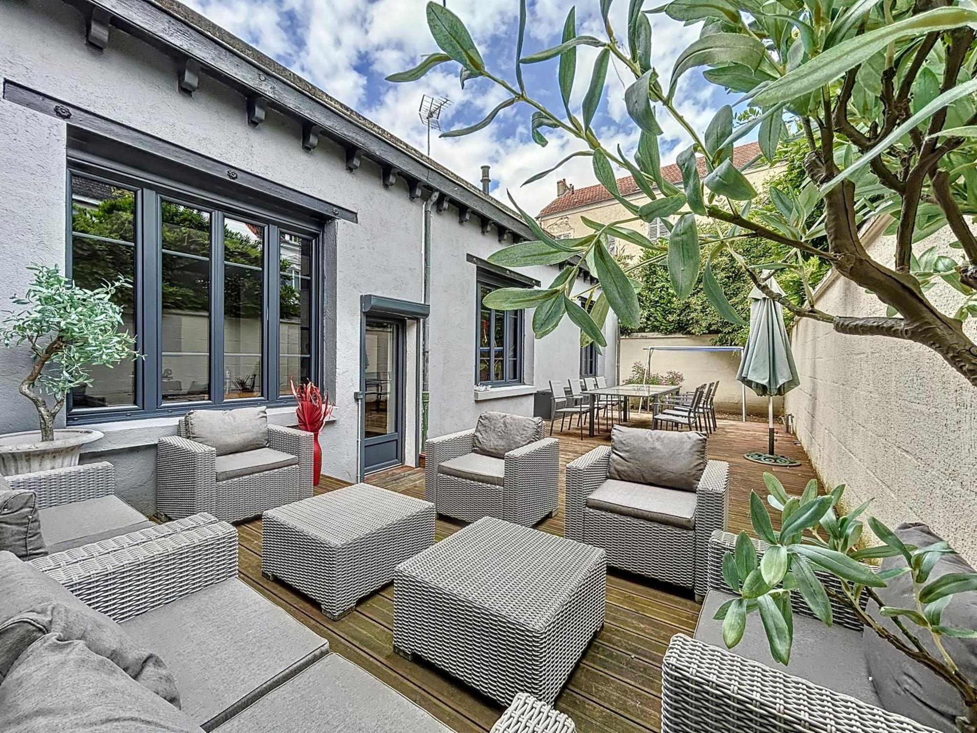 Loft Terrasse Avec Spa Proche Centre Historique Montluçon Εξωτερικό φωτογραφία